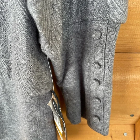 Democracy Women's Sweater with Button Accents and Side Ruching. Plus Size 3X - Picture 5 of 13